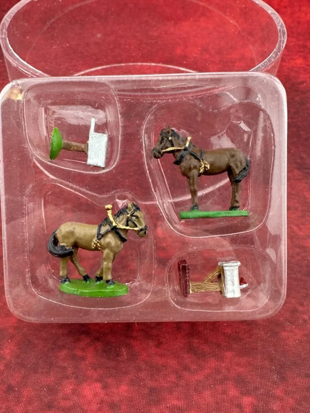 THE LIBERTY FALLS HAND PAINTED PEWTER MINIATURE ACCESORY SET